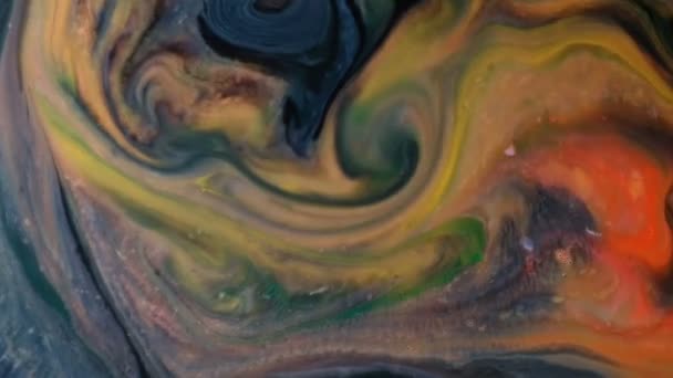 Абстрактний психоделічний фон. Різнокольорові фарби, змішані в молоці — стокове відео