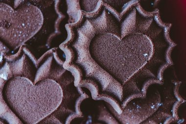Kalpler - taze hamur işleri, ilanı aşk kavramı şeklinde çikolata cupcakes