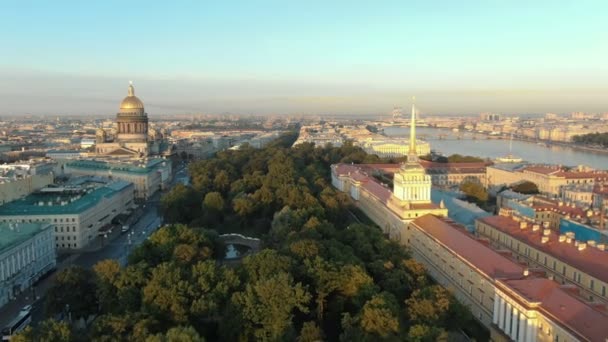 St. Isaacs Cathedral, Admiralty and Alexander garden at dawn in summer aerial view — Stock Video