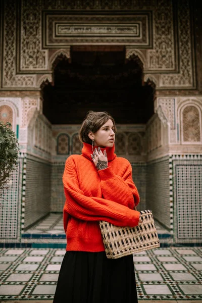 Young Woman Beautiful Muslim Place Marrakech Palace — Stock Photo, Image