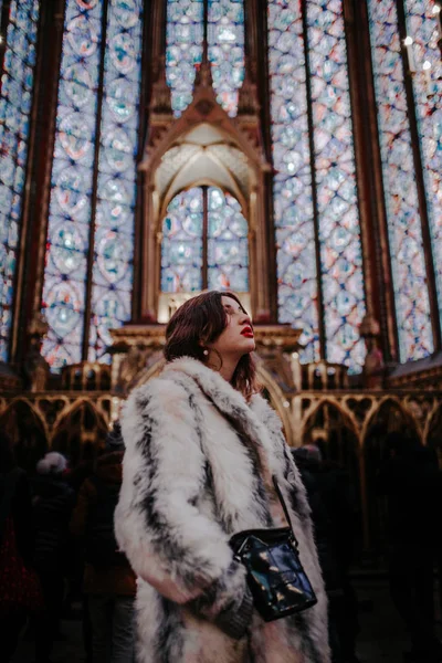 Woman Tourist Sainte Chapelle Paris — Stock Photo, Image