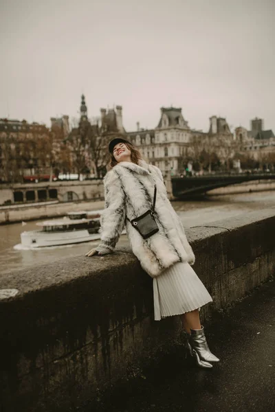Parisian woman in the streets of Paris