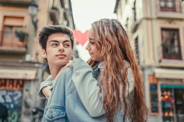 Pareja Enamorada Pasando Buen Rato Día San Valentín —  Fotos de Stock