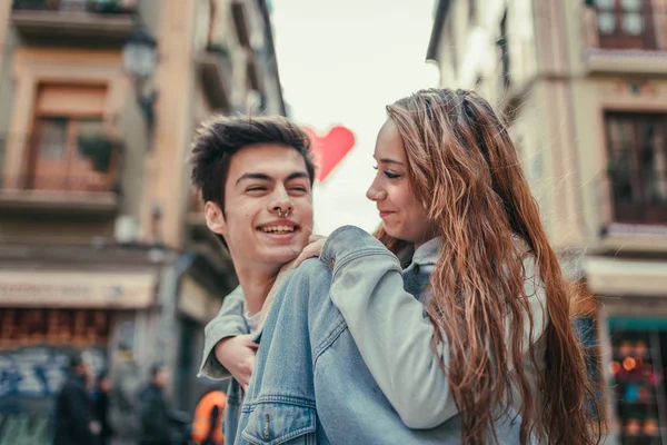 Pasangan Yang Jatuh Cinta Bersenang Senang Hari Valentine — Stok Foto