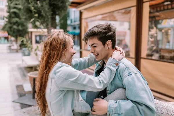 Paar Liefde Met Een Goede Tijd Paar Plezier Jonge Liefhebbers — Stockfoto