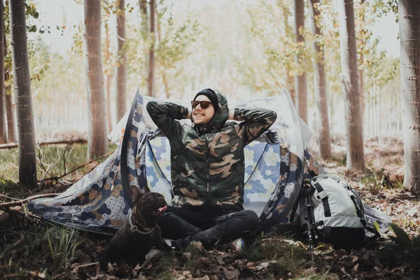 Young Man Hiker French Bulldog — Stock Photo, Image