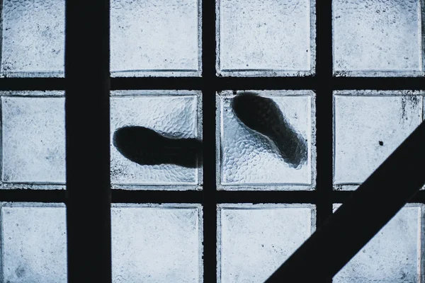 Fußabdruck Der Decke Aus Glas — Stockfoto