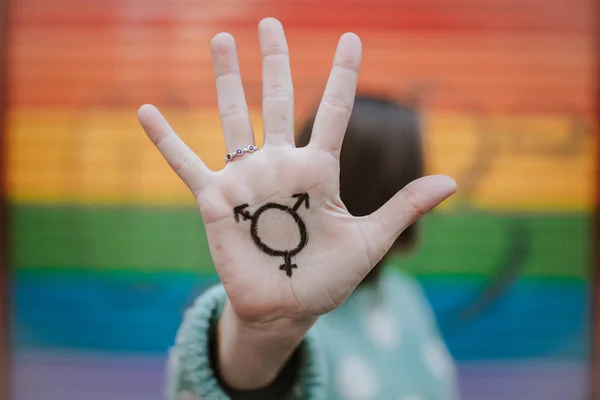 Mujer Con Símbolo Homosexual Bandera Orgullo Gay Concepto Lgtb —  Fotos de Stock