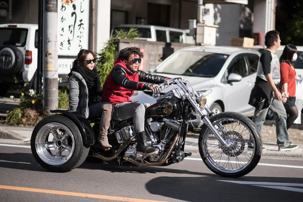 Motociclista andar de moto — Fotografia de Stock