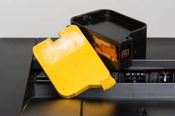 Gele inktcartridge — Stockfoto