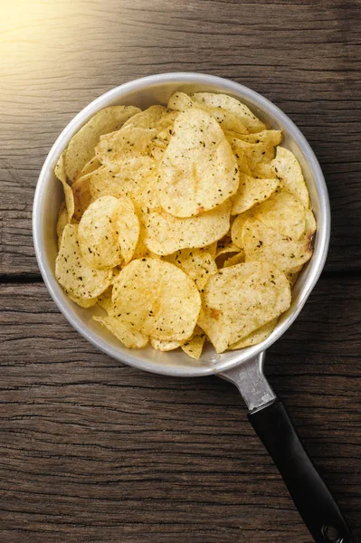Snack mit Kartoffelchips — Stockfoto