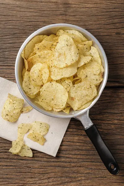 Snack mit Kartoffelchips — Stockfoto