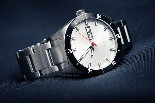 Luxusní hodinky muži — Stock fotografie