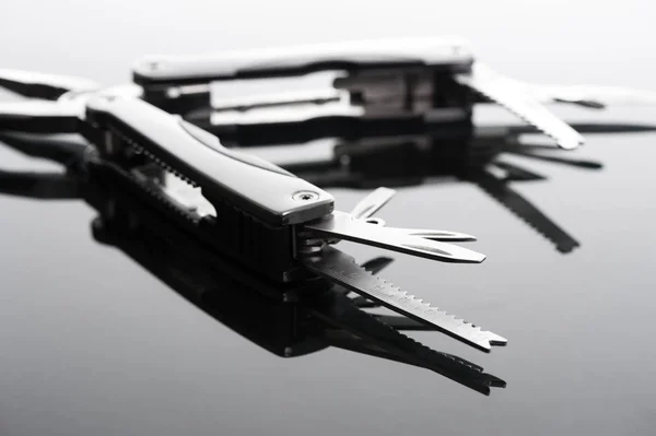 Rozsdamentes acél multifunkciós kés — Stock Fotó