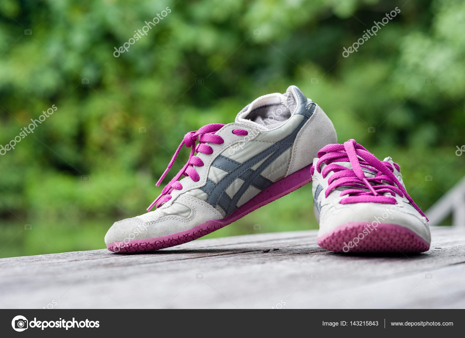 Onitsuka Tiger schoenen Redactionele stockfoto norgallery 143215843