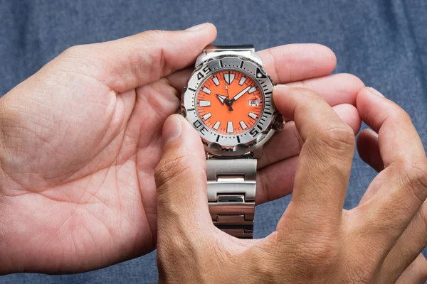 Nahaufnahme Luxus-Armbanduhr — Stockfoto