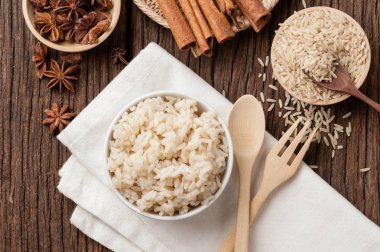 kahverengi pirinç pişmiş