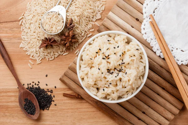 kahverengi pirinç pişmiş