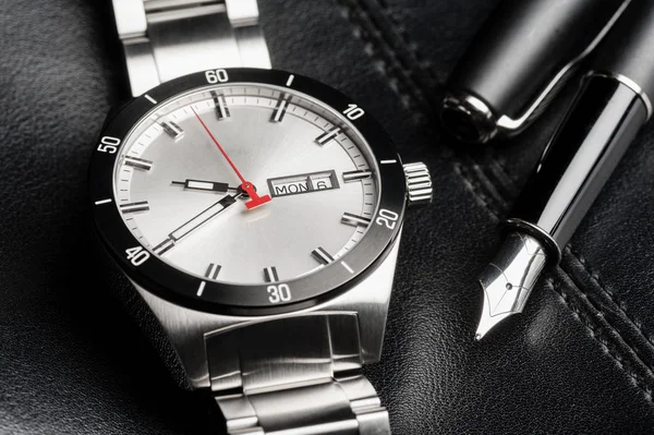 Luxury men wristwatch — Stock Photo, Image