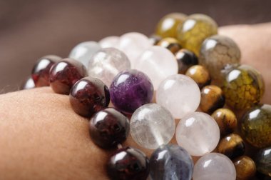 Yarı değerli taş bilezik