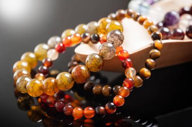 yarı değerli taşlar bilezik