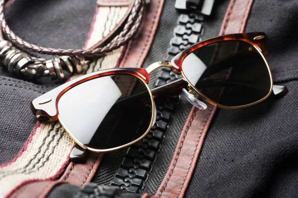 Classic style of sunglasses — Stock Photo, Image