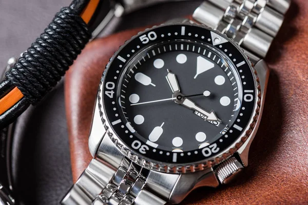 Luxo relógio de pulso de aço inoxidável — Fotografia de Stock