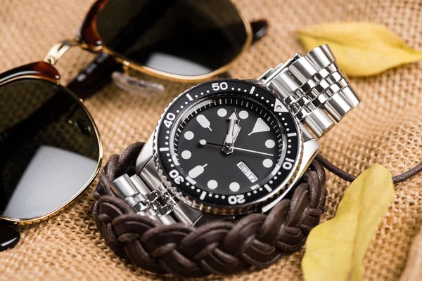 Reloj de pulsera de acero inoxidable de lujo — Foto de Stock