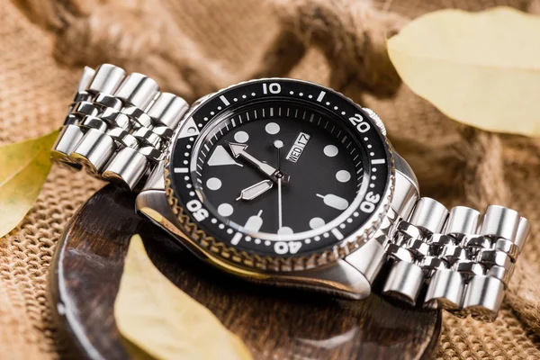 Luxo relógio de pulso de aço inoxidável — Fotografia de Stock