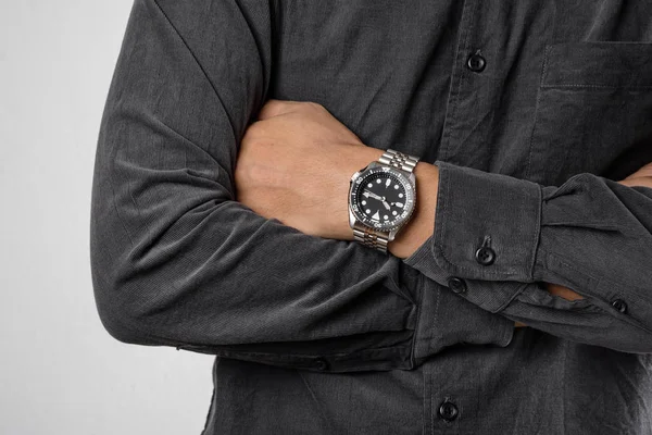 Luxury wristwatch on the wrist — Stock Photo, Image