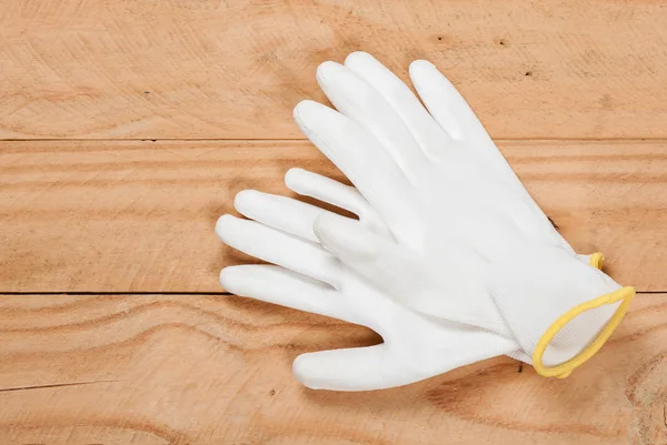 Weiße antistatische Handschuhe — Stockfoto