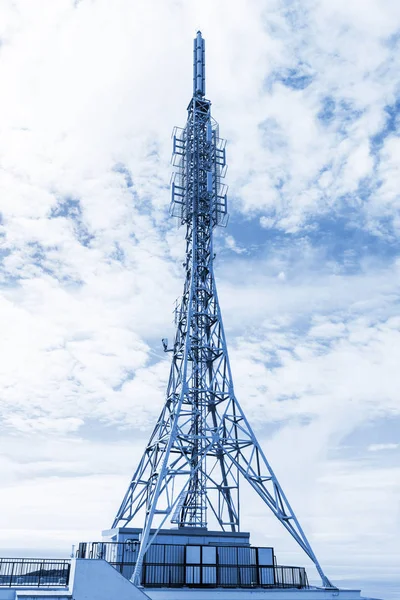 Wieża Telekomunikacyjna Antena Komunikacji Komunikat Wieży Nadajnika — Zdjęcie stockowe