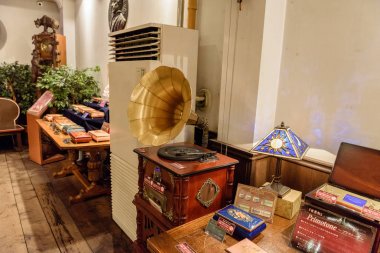 Antique Music Box Museum clipart