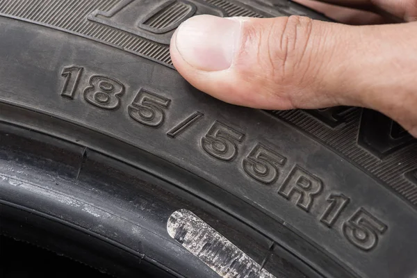 Carro pneu detalhes — Fotografia de Stock