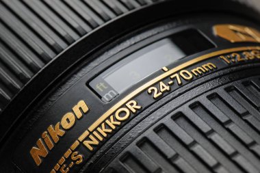 Nikon 'dan Nikkor Lens
