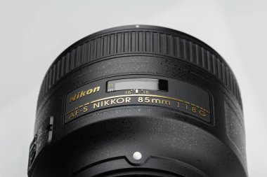 Nikon 'dan Nikkor Lens
