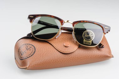 Rayban güneş gözlüğü