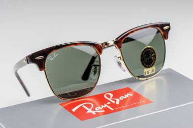 Rayban güneş gözlüğü