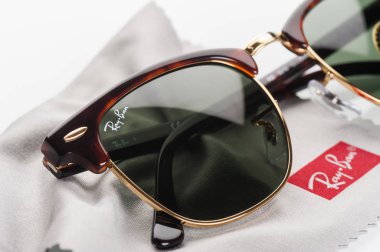 Rayban güneş gözlüğü