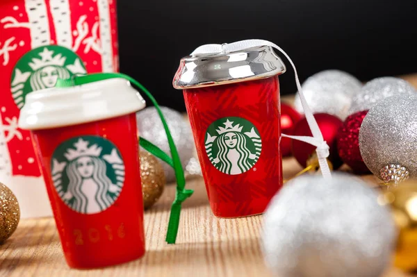 Starbucks szuvenír karácsonykor — Stock Fotó