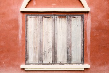 eski ahşap pencere