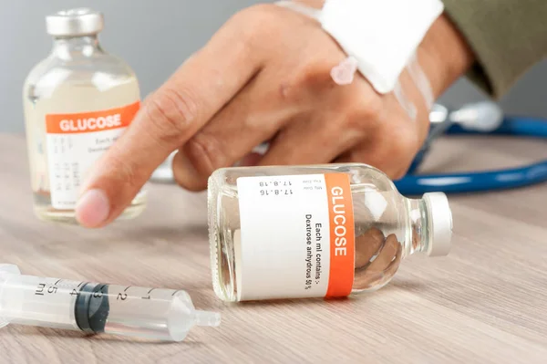 Närbild Injektionsflaska Med Glukos För Paranteral Nutrition Och Hypoglykemi — Stockfoto