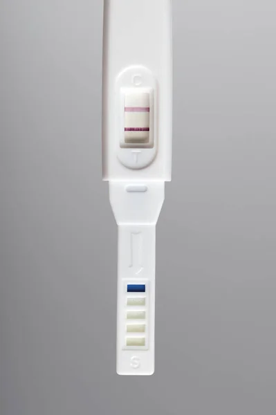 Τεστ Εγκυμοσύνης Closeup Θετική Εγκυμοσύνη — Φωτογραφία Αρχείου