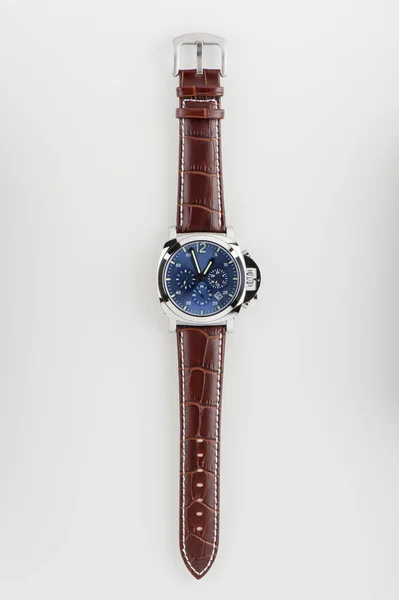 Montre Mode Luxe Avec Cadran Bleu Bracelet Cuir Brun Crocodile — Photo