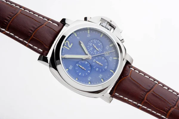 Reloj Moda Lujo Con Esfera Azul Marrón Cocodrilo Grano Correa — Foto de Stock