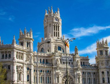 Madrid Belediye Binası, mülteciler hoş geldiniz