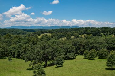 çayır Dağları ile