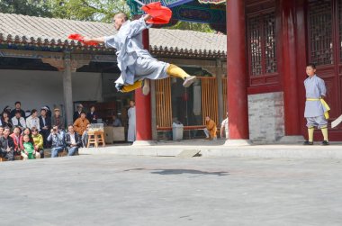 Shaolin Rahipleri gösteri 7