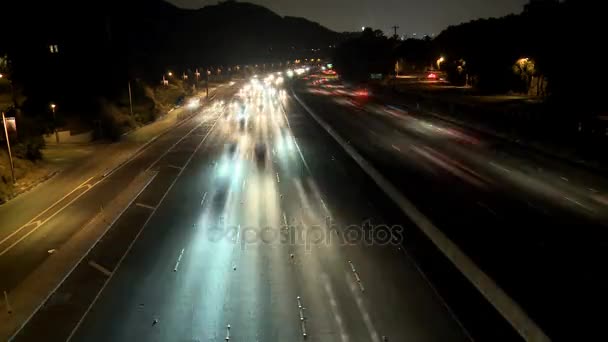 Uit de buurt van la nacht verkeer — Stockvideo