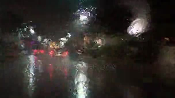 Chuva noturna condução timelapse — Vídeo de Stock